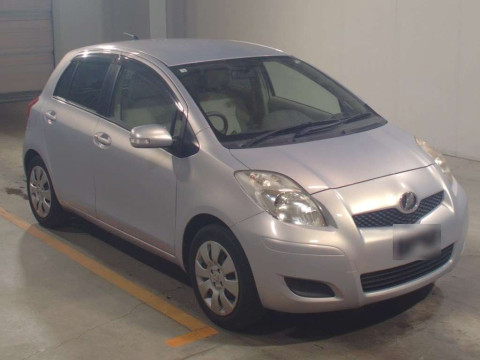 2010 Toyota Vitz SCP90[2]