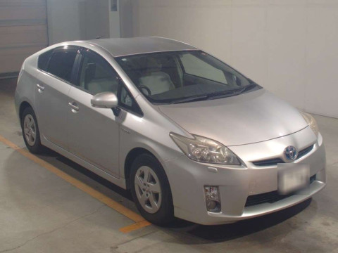 2010 Toyota Prius ZVW30[2]