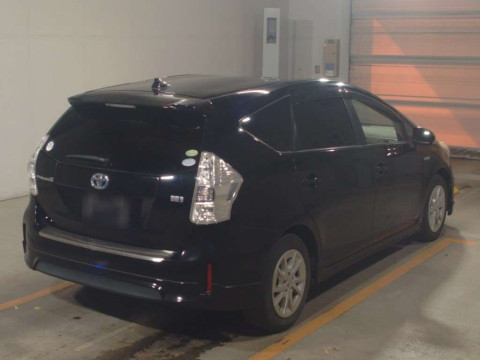 2013 Toyota Prius alpha ZVW41W[1]