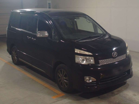 2011 Toyota Voxy ZRR70W[2]