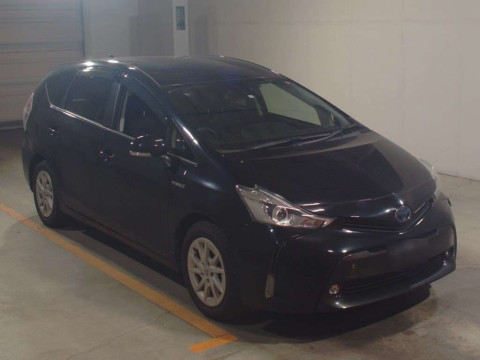 2018 Toyota Prius alpha ZVW41W[2]