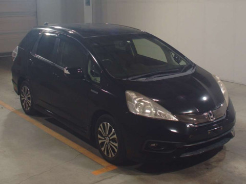 2014 Honda Fit Shuttle Hybrid GP2[2]