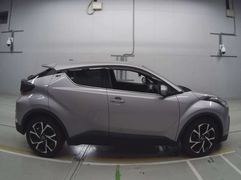 2018 Toyota C-HR NGX10[2]