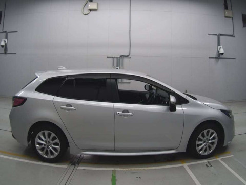 2020 Toyota Corolla Touring Wagon ZRE212W[2]