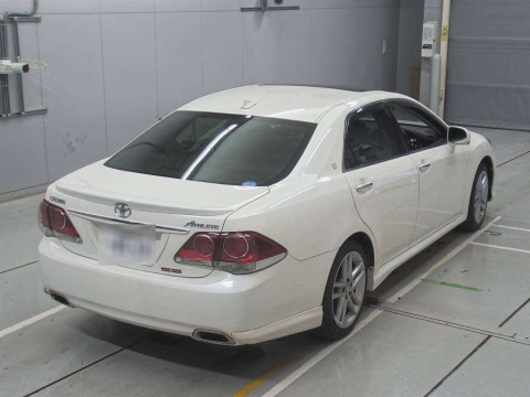 2012 Toyota Crown GRS200[1]