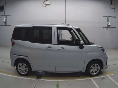 2021 Toyota Roomy M900A[2]