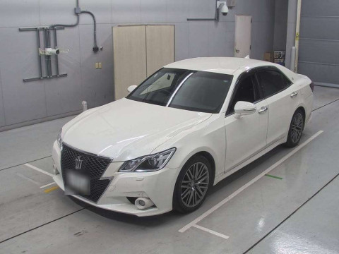 2013 Toyota Crown GRS214[0]