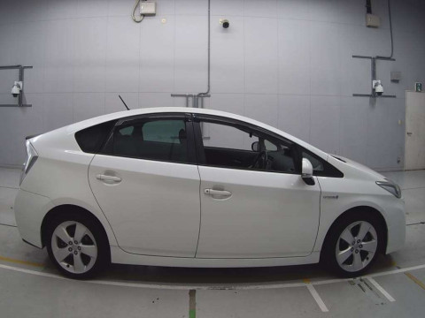 2010 Toyota Prius ZVW30[2]