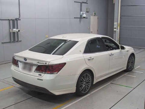 2013 Toyota Crown Hybrid AWS210[1]