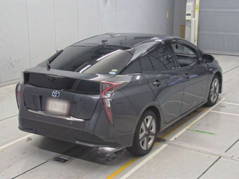 2017 Toyota Prius ZVW51[1]