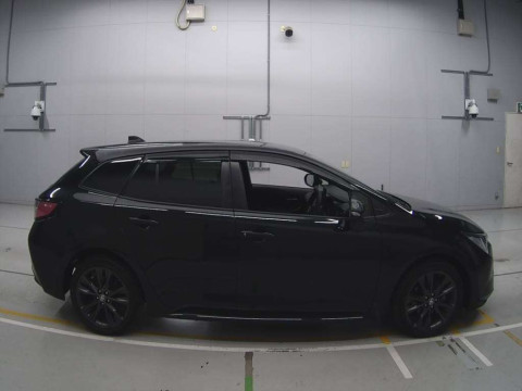 2020 Toyota Corolla Touring Wagon ZRE212W[2]