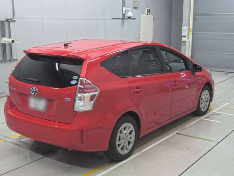 2015 Toyota Prius alpha ZVW41W[1]