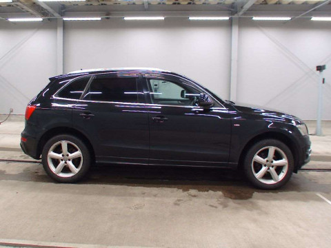 2010 Audi Q5 8RCDNF[2]