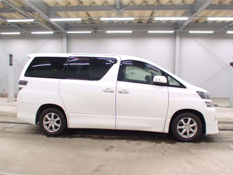 2013 Toyota Vellfire ANH25W[2]