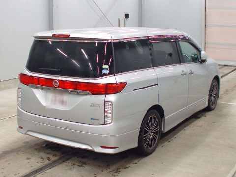 2010 Nissan Elgrand PNE52[1]