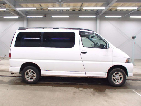 1997 Toyota Hiace Regius KCH46W[2]