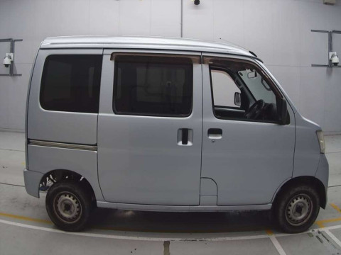 2011 Daihatsu Hijet Cargo S321V[2]