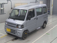 2010 Mitsubishi Minicab Van