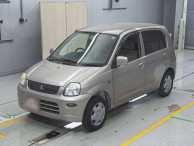 2005 Mitsubishi Minica