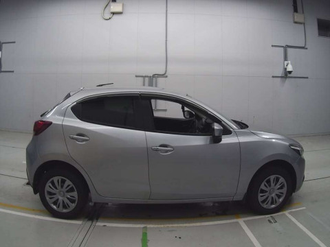 2016 Mazda Demio DJ3AS[2]