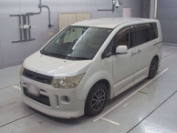 2010 Mitsubishi Delica D5