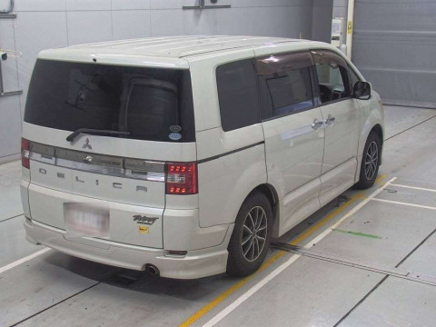 2010 Mitsubishi Delica D5 CV5W[1]