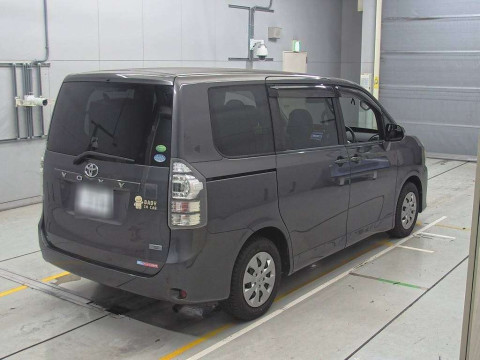 2013 Toyota Voxy ZRR70G[1]