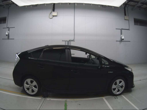 2014 Toyota Prius ZVW30[2]