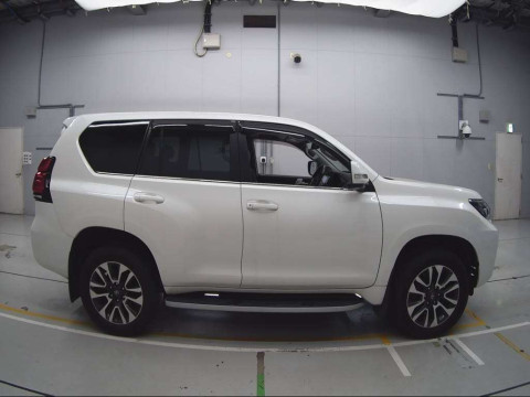 2021 Toyota Land Cruiser Prado GDJ151W[2]