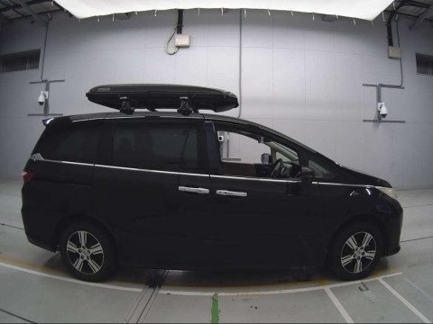 2014 Honda Odyssey RC2[2]