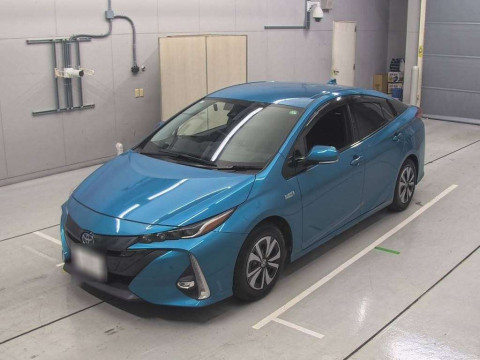 2017 Toyota Prius PHV ZVW52[0]