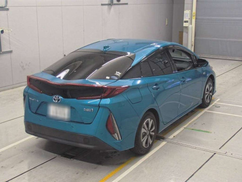 2017 Toyota Prius PHV ZVW52[1]