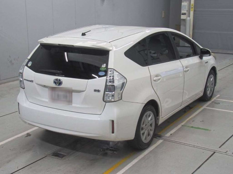 2012 Toyota Prius alpha ZVW41W[1]