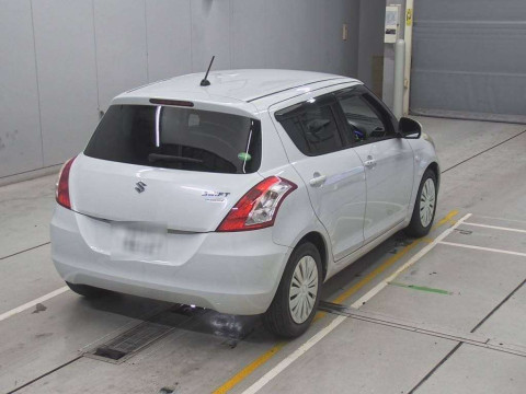 2015 Suzuki Swift ZC72S[1]