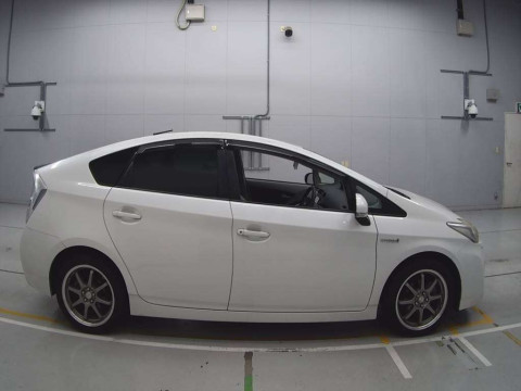 2011 Toyota Prius ZVW30[2]