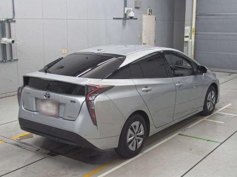 2017 Toyota Prius ZVW55[1]