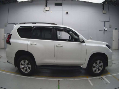 2019 Toyota Land Cruiser Prado TRJ150W[2]