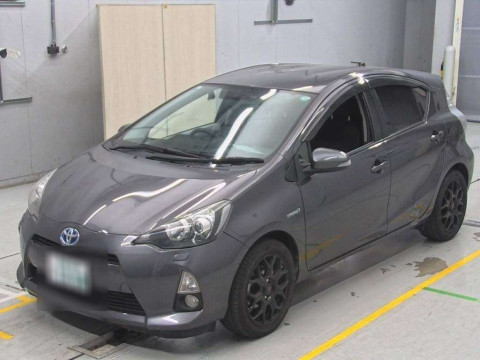 2013 Toyota Aqua NHP10[0]