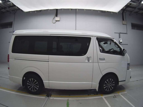 2017 Toyota Hiace Van TRH211K[2]