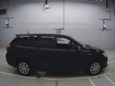 2014 Toyota Corolla Fielder NKE165G[2]