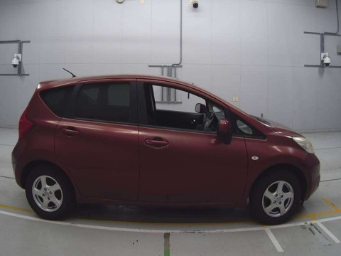 2013 Nissan Note E12[2]