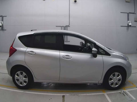 2015 Nissan Note E12[2]