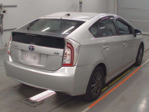 2012 Toyota Prius ZVW30[1]