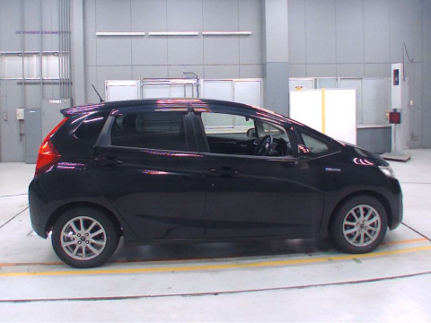 2014 Honda Fit Hybrid GP5[2]