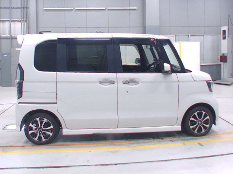 2019 Honda N-BOX CUSTOM JF3[2]