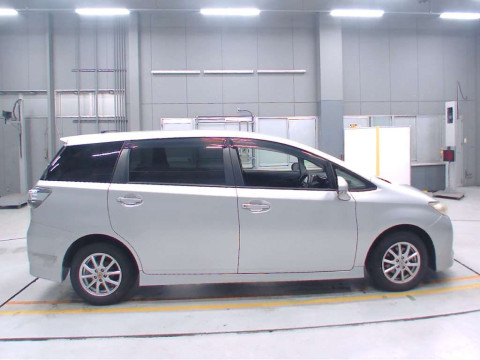 2012 Toyota Wish ZGE20G[2]