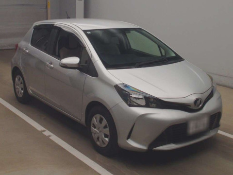 2015 Toyota Vitz NSP130[2]