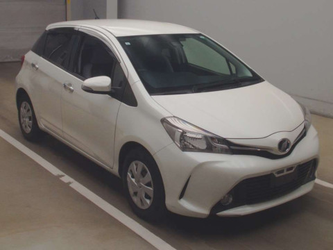 2015 Toyota Vitz NSP130[2]