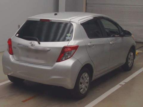 2013 Toyota Vitz NSP130[1]