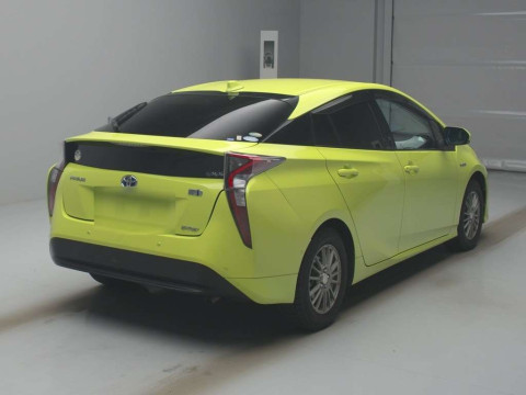 2016 Toyota Prius ZVW55[1]